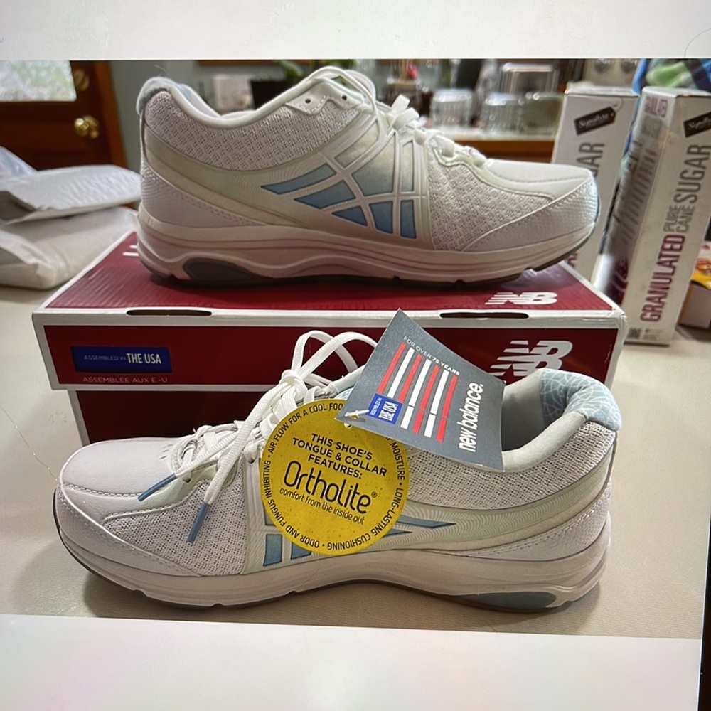 NIB New Balance 847 Walking Shoes